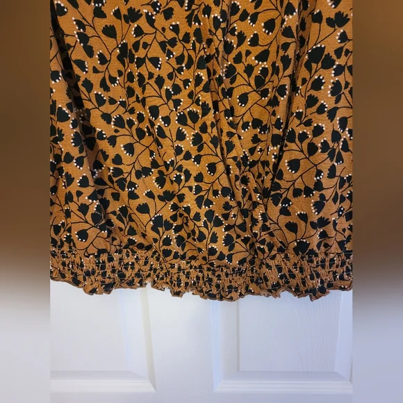 Melloday Woman's Top - Picture 2 of 5